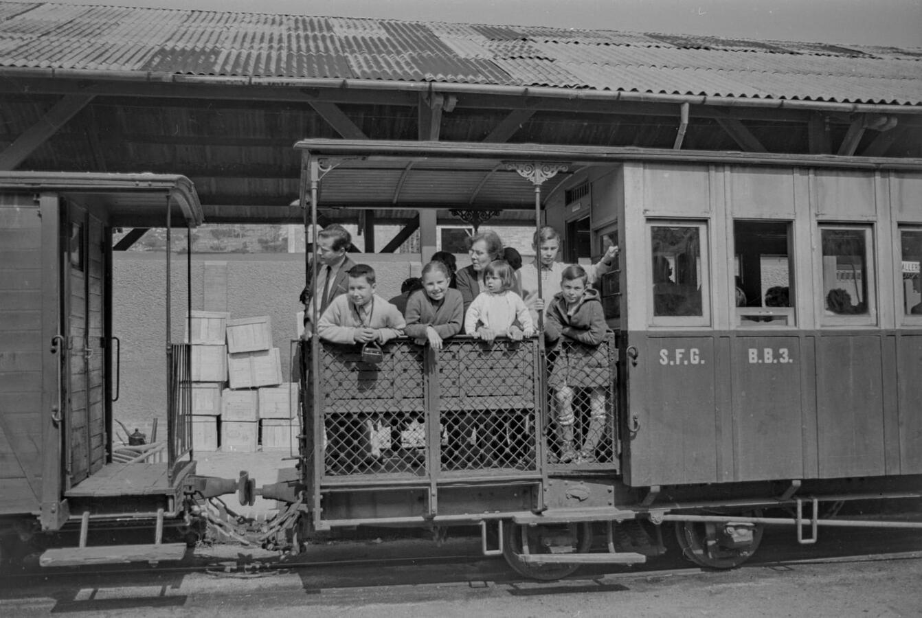 Infants a bord del Carrilet